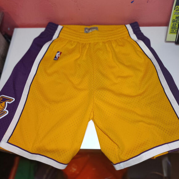 Mitchell & Ness 2009 Los Angeles Lakers Authentic NBA Swingman Shorts Medium NWT - Picture 2 of 5